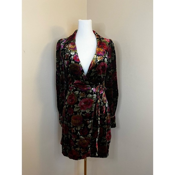 Paris Atelier & Other Stories Dresses & Skirts - Paris Atelier & Other Stories Black Floral Velvet Wrap Long Sleeve Mini Dress